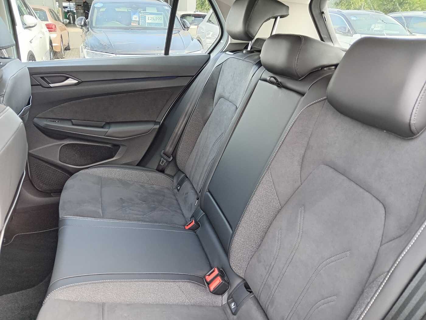 Volkswagen Golf Hatchback 1.5 TSI 204 Style eHybrid 5dr DSG