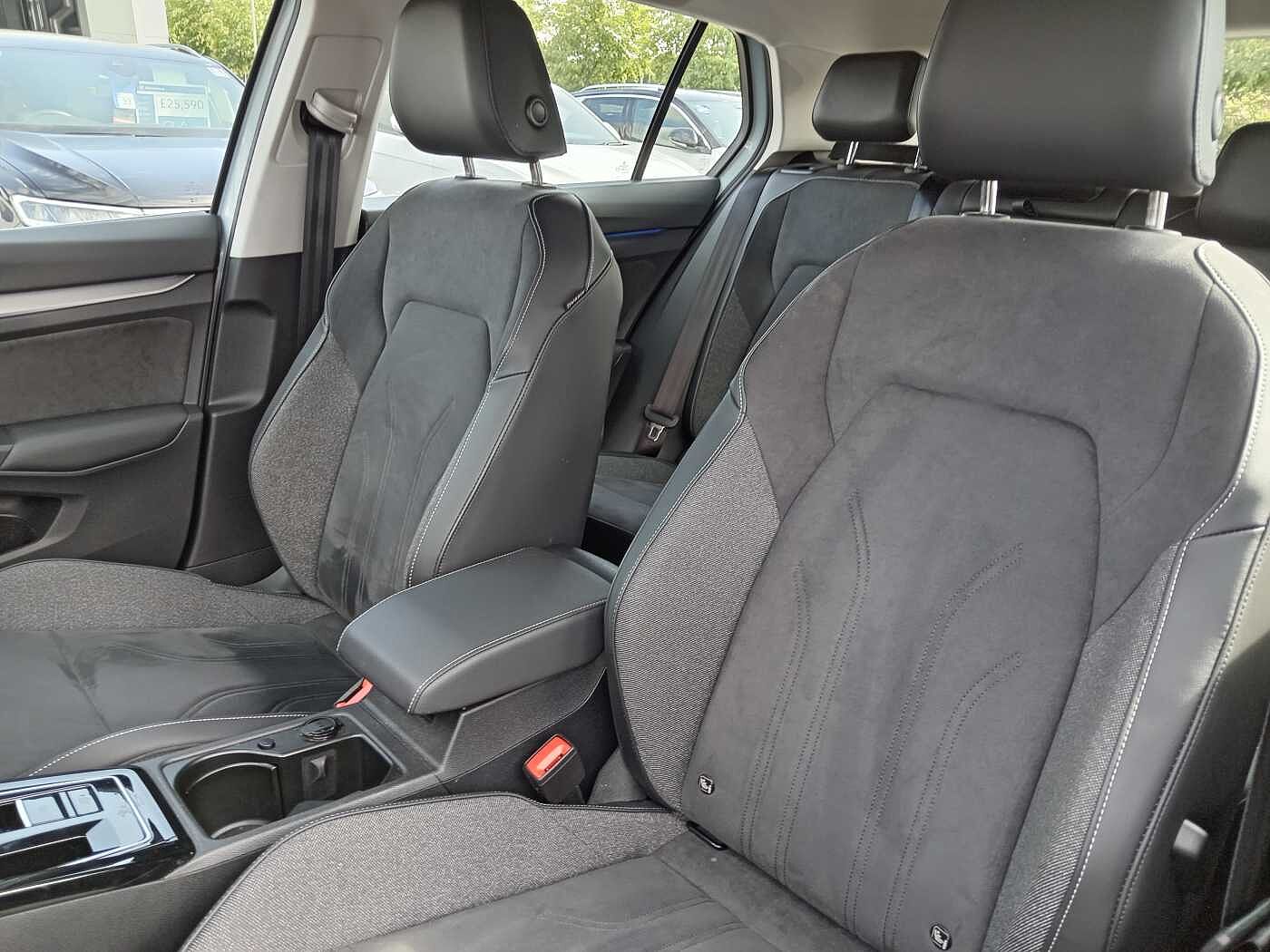 Volkswagen Golf Hatchback 1.5 TSI 204 Style eHybrid 5dr DSG